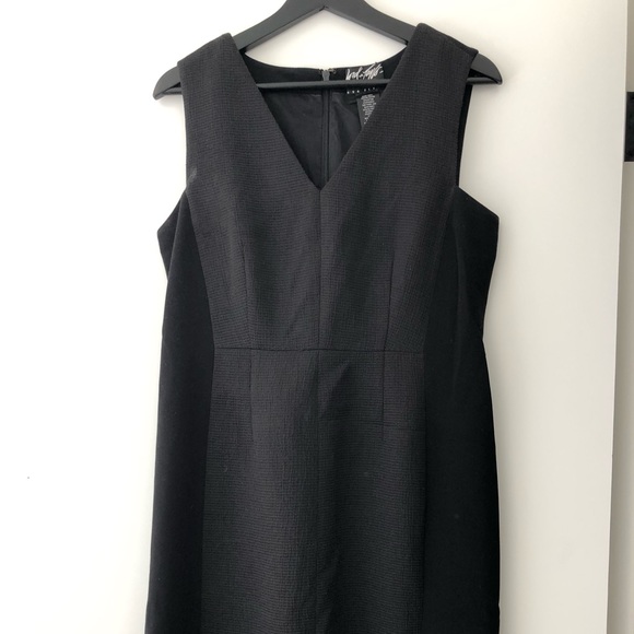 Lord & Taylor Black V-neck dress - Picture 1 of 3